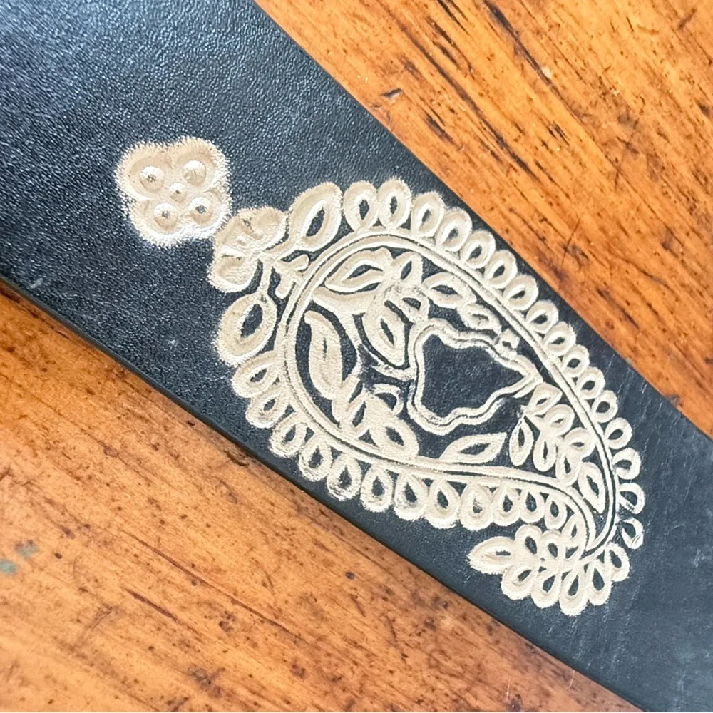 Black Leather Belt Paisley Design Stamped Women’s Medium